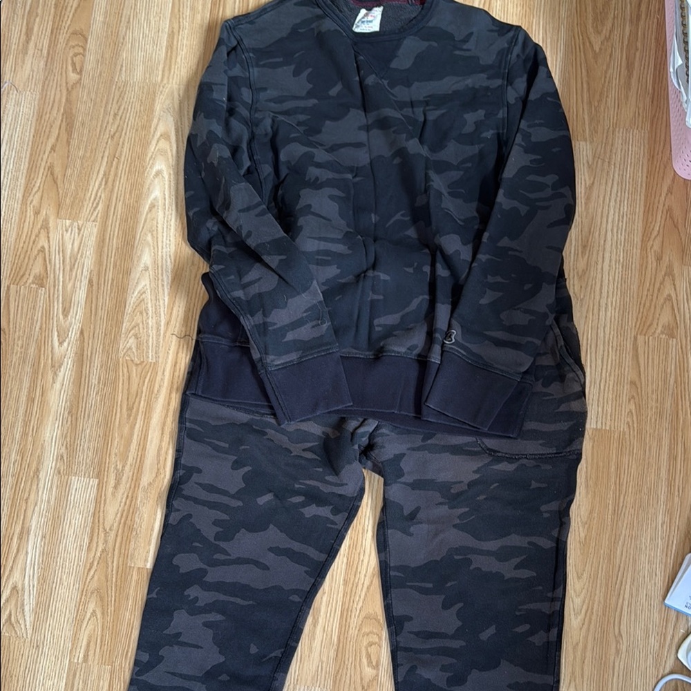 Todd Snyder x Champion Black Camouflage Sweatshirt and Pants Set size large